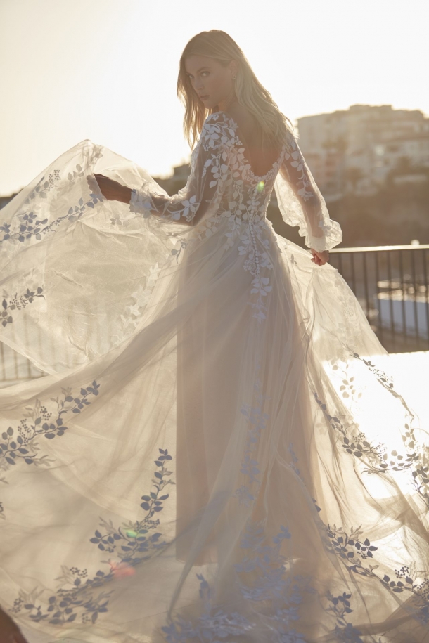 Amelie 15019 close back.jpg